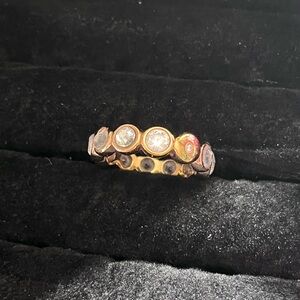 Michael Kors
Gold-Tone Crystal Bezel Band Ring size 8